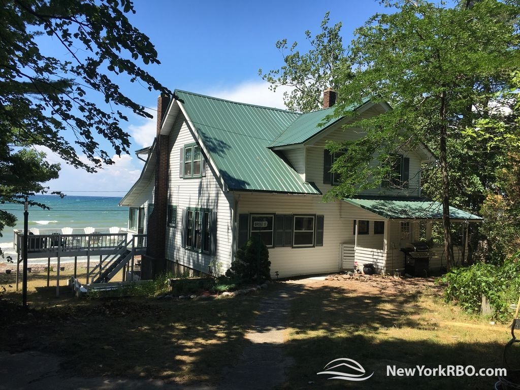 Beautiful Lake Ontario Cottage With Private Beach Fishing Dock