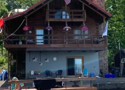  Log Cabin - on the lake