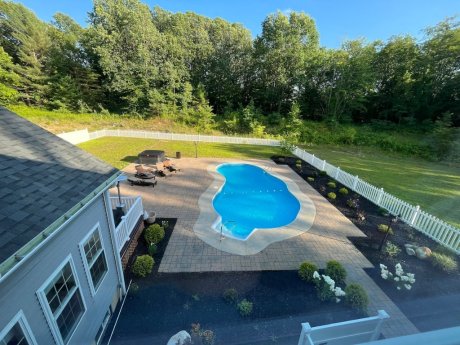 Saratoga 9 Bedroom Retreat On 10 Acres: In-ground Heated Pool Hot Tub By Track, Lake & Ski