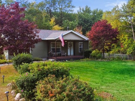 Lake George Getaway Close to Beach & Boat Rentals