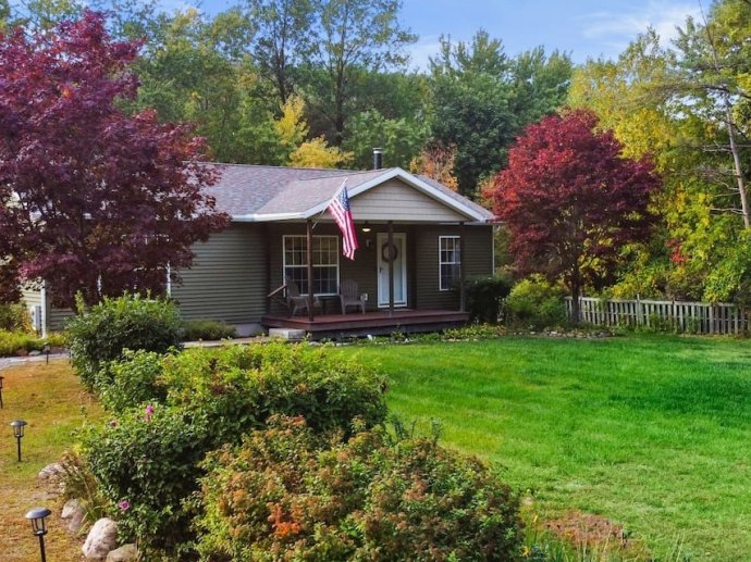 Lake George Getaway Close to Beach & Boat Rentals