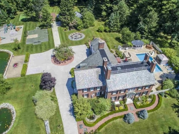 Luxury Mansion Retreat near Lake George and Saratoga