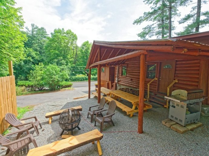 Spacious Lodge centrally located in Lake George, Bolton Landing