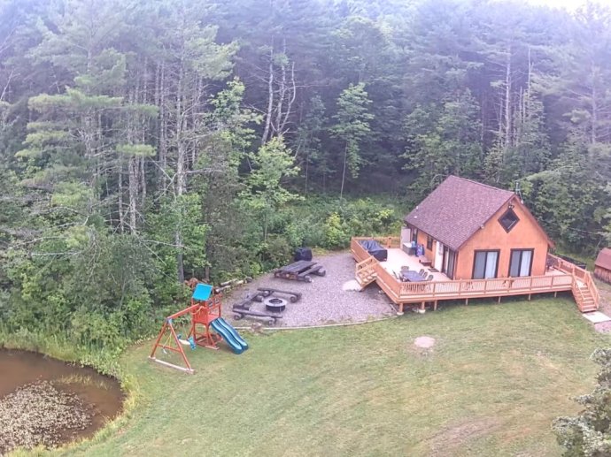 Catskill Getaway! wcovered Hot Tub! WashDry, EV